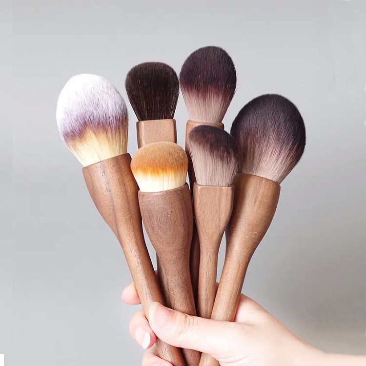 Konturowanie pędzla Blush Foundation Dome